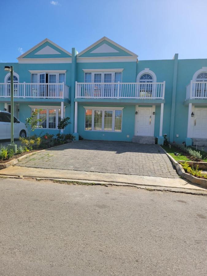 Brand New Luxurious Townhouse In Negril Villa Exterior photo